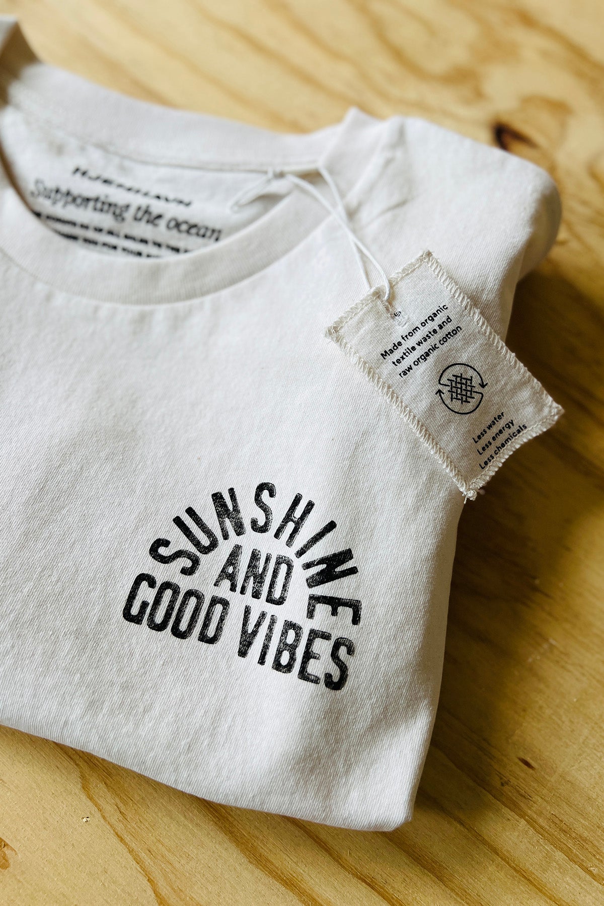 Tee "Sunshine and Good Vibes"